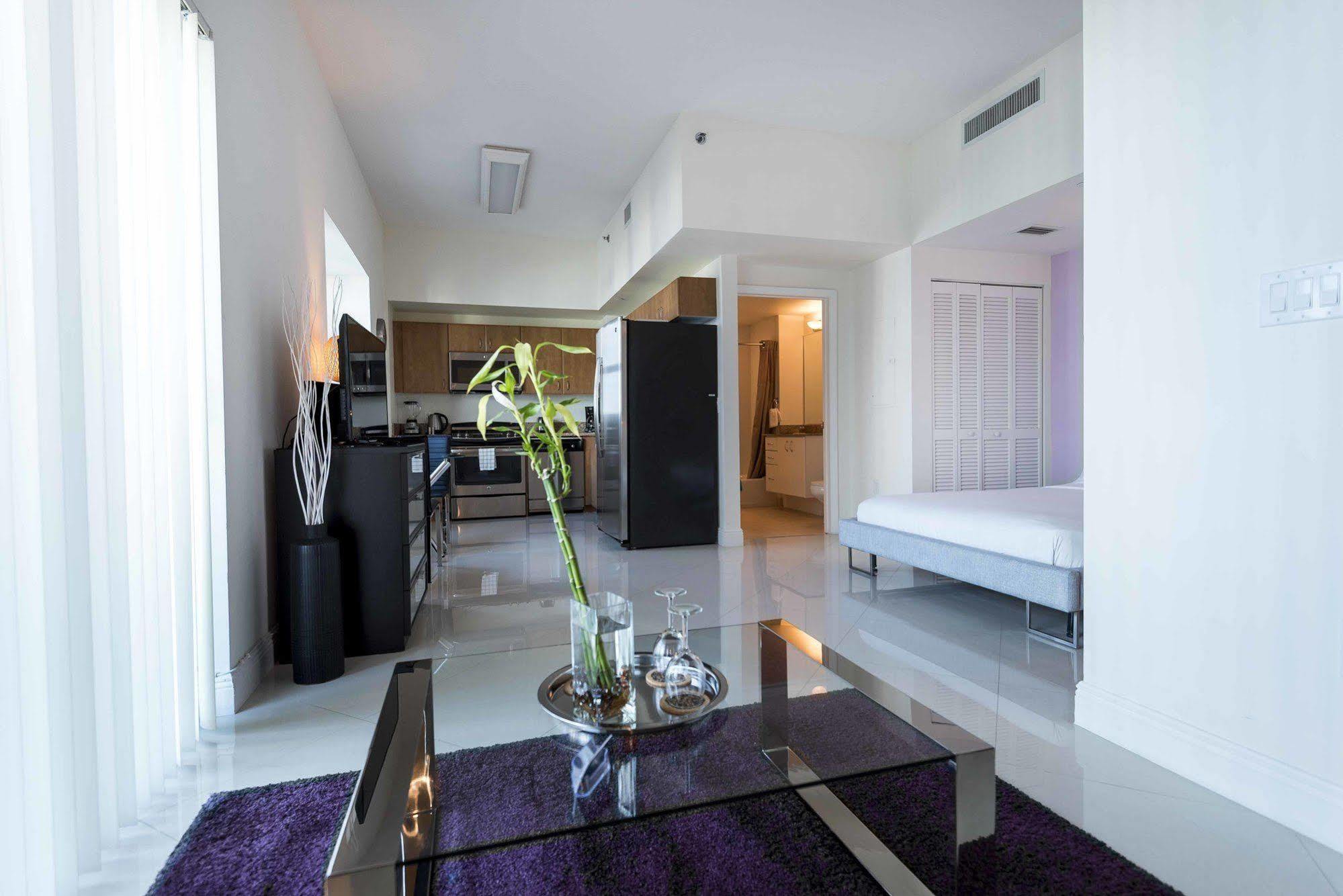Dharma Home Suites Miami At Brickell Exterior foto