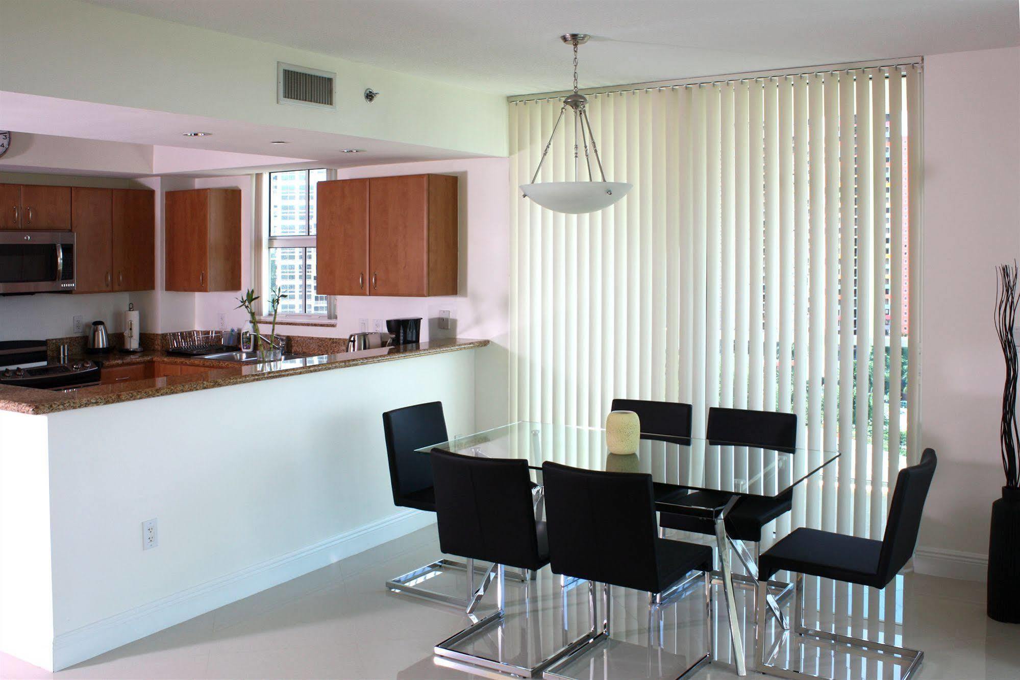 Dharma Home Suites Miami At Brickell Exterior foto