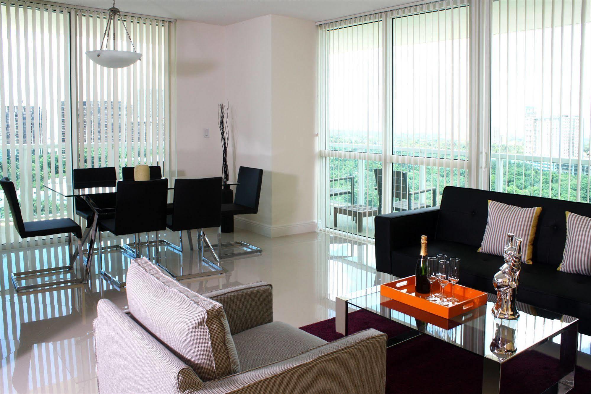 Dharma Home Suites Miami At Brickell Exterior foto