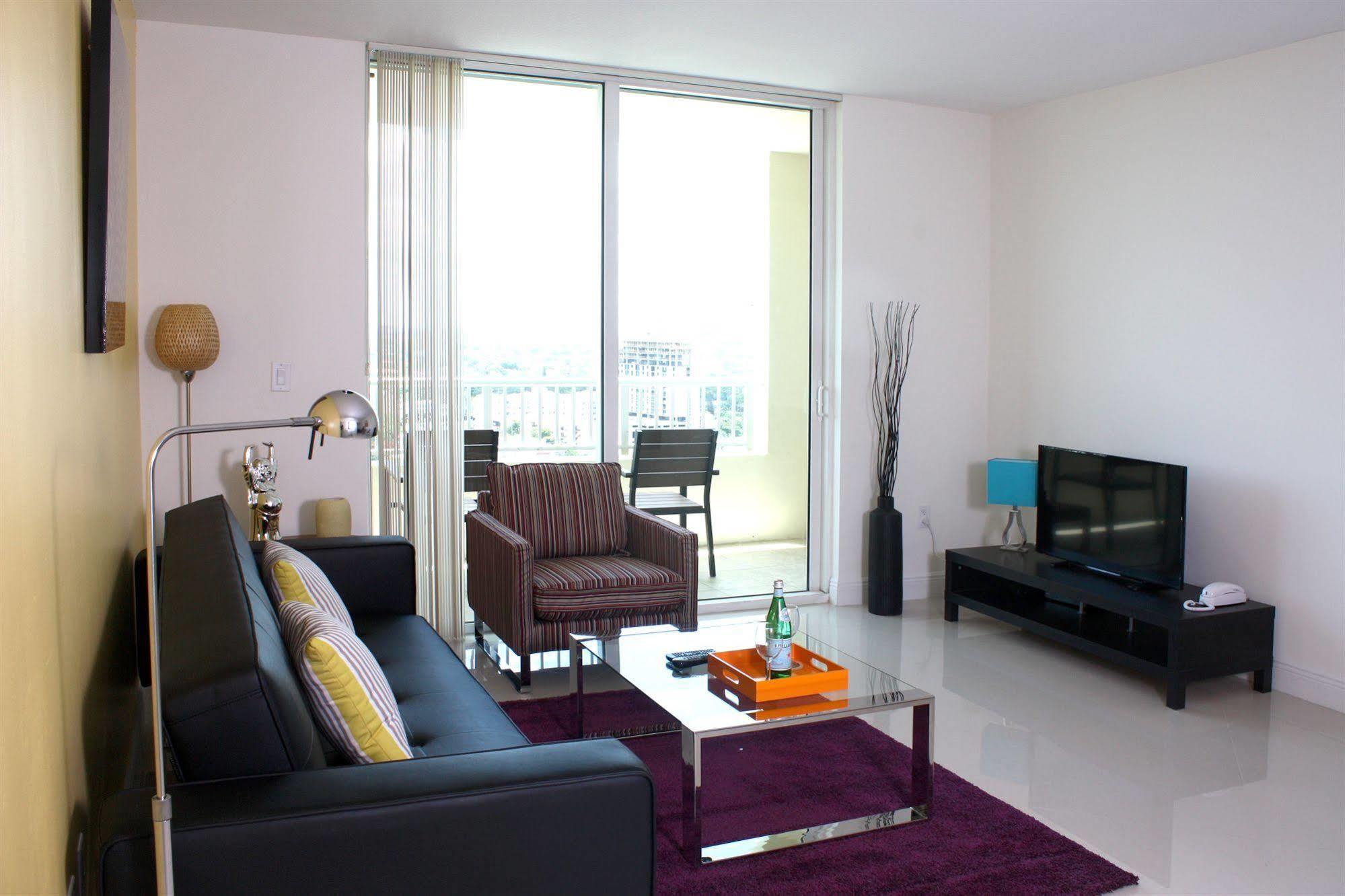 Dharma Home Suites Miami At Brickell Exterior foto